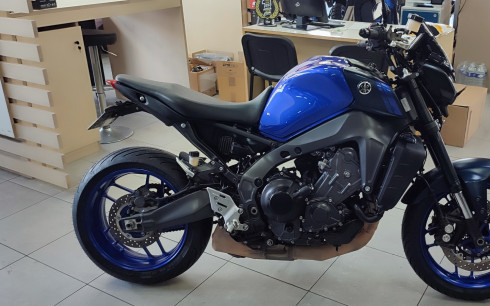 YAMAHA MT-09 