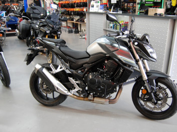 HONDA CB 750 HORNET