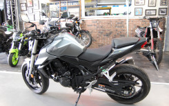 HONDA CB 750 HORNET
