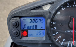 SUZUKI GSR 600