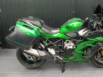 KAWASAKI Ninja H2 SX SE