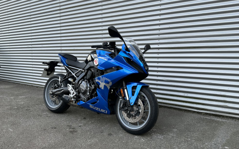 SUZUKI GSX-8R A2 1ERE MAIN 