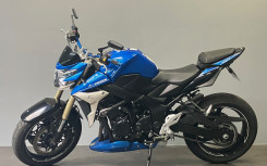 SUZUKI 750 GSR EDITION FREEGUN  /  DSN MOTOS 40