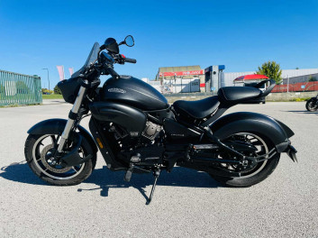 HYOSUNG GV 125 R GLOSSY BLACK