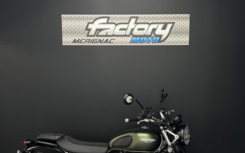 TRIUMPH STREET SCRAMBLER  900