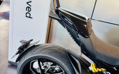 DUCATI DIAVEL V4