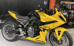 SUZUKI GSX-8R