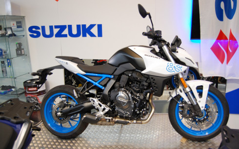 SUZUKI GSX-8S A2