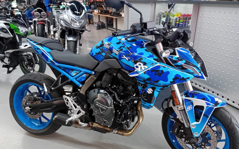 SUZUKI GSX-8S A2