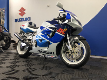 SUZUKI GSX-R 750