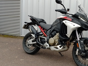 DUCATI MULTISTRADA V4 RALLY TRAVEL ET RADAR