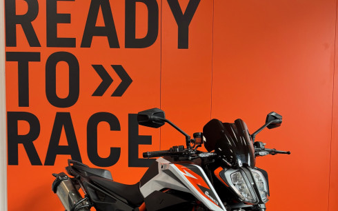 KTM 890 DUKE R