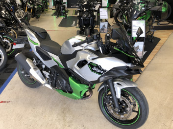KAWASAKI Ninja 7 Hybrid