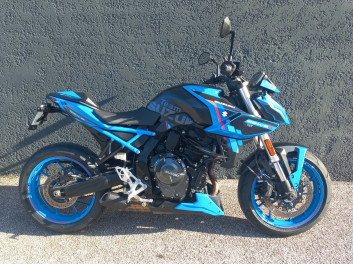 SUZUKI GSX-8S
