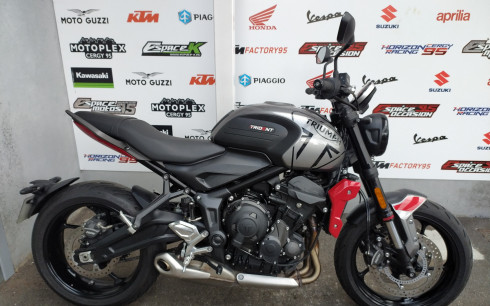 TRIUMPH TRIDENT 660